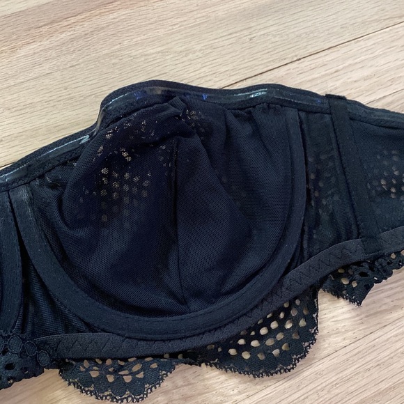 Victoria’s Secret Strapless Eyelet Bra - Picture 4 of 5